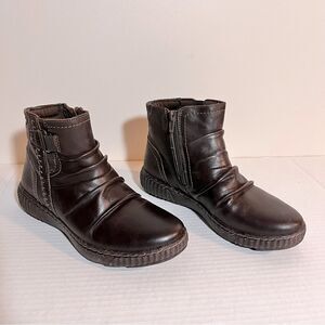 Clarks Collection Caroline Orchid Leather Ruched Ankle Boots